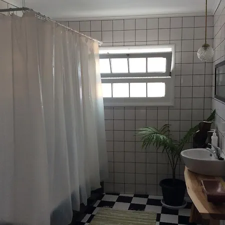 אכסניה Marina Lounge *