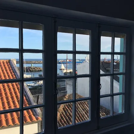 Marina Lounge Hostel *