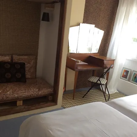 Marina Lounge אכסניה