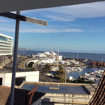 Marina Lounge *