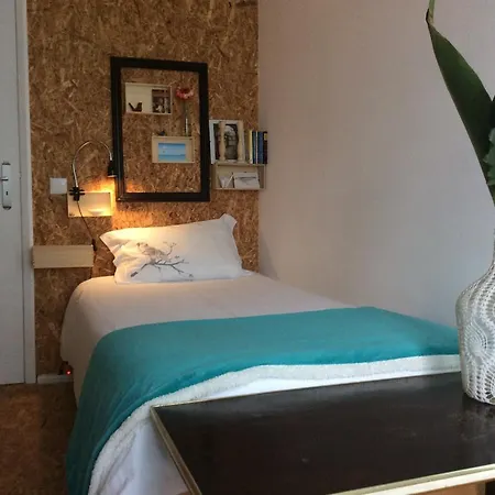 Marina Lounge אכסניה *