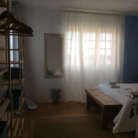 Marina Lounge אכסניה