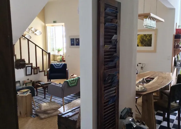 Marina Lounge Hostel *