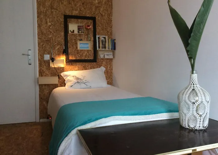 Marina Lounge Hostel *