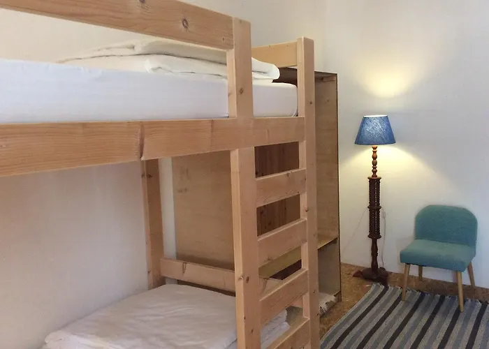 Hostel Marina Lounge *